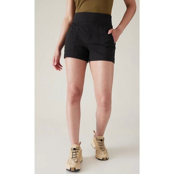 Athleta Trekkie North Short Size 8 - Picture 1 of 8
